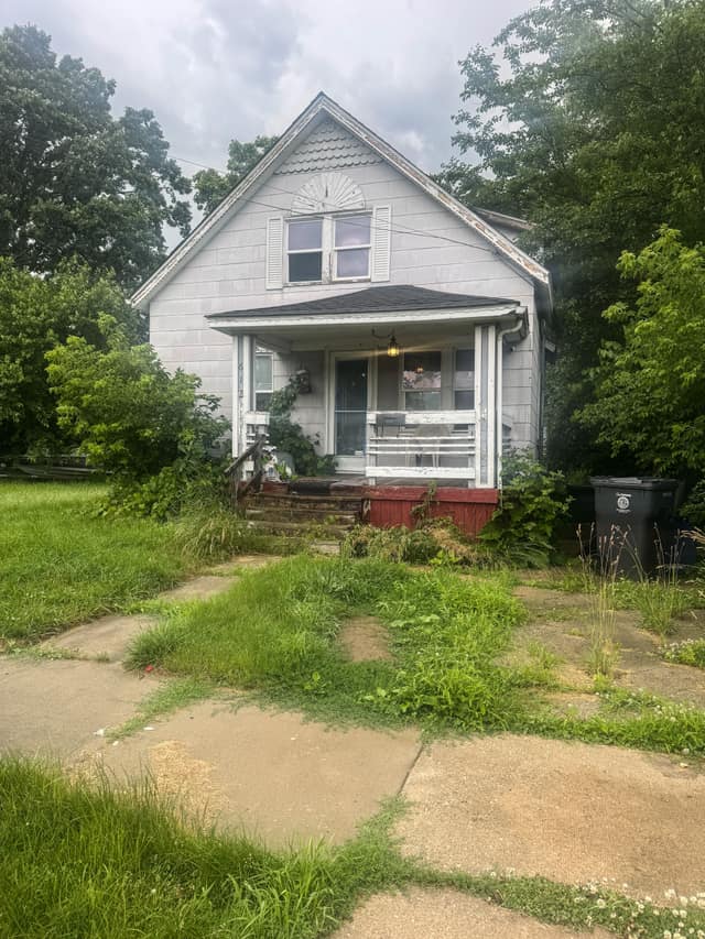 612 Neubert Ave Flint MI 48507 photo 1