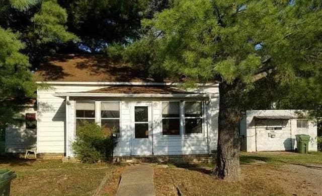 428 S. Central St. Benton IL 62,812 photo 2