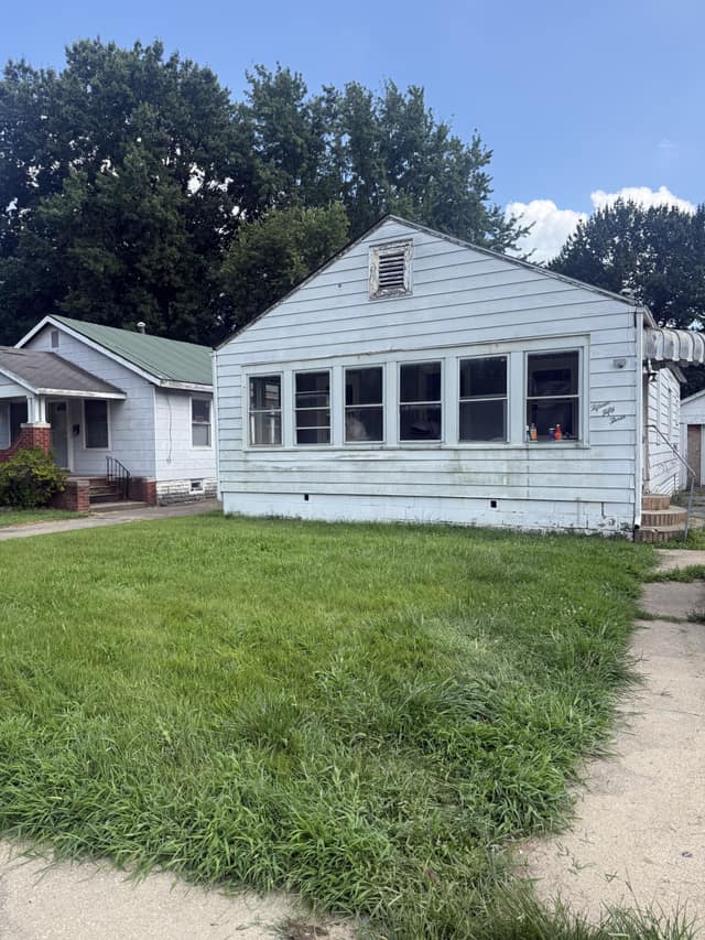 1553 E Walnut St Decatur IL 62526 photo 1