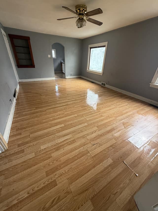 1553 E Walnut St Decatur IL 62526 photo 4