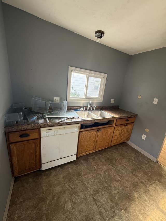 1553 E Walnut St Decatur IL 62526 photo 11