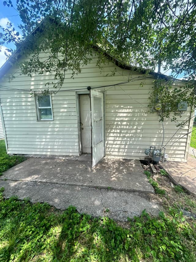 1541 5th street Madison IL photo 5