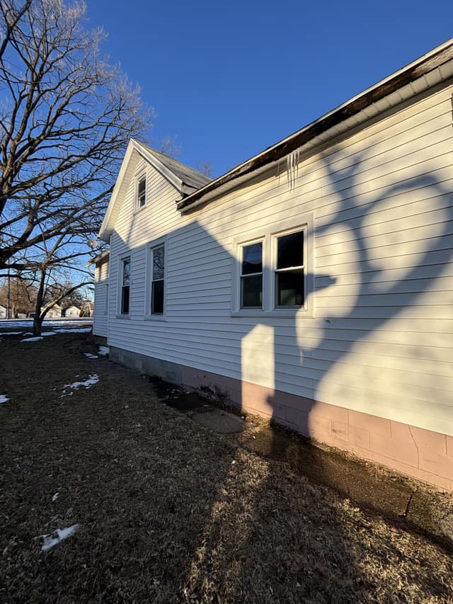 911 W Hurlburt St, Peoria, IL photo 2