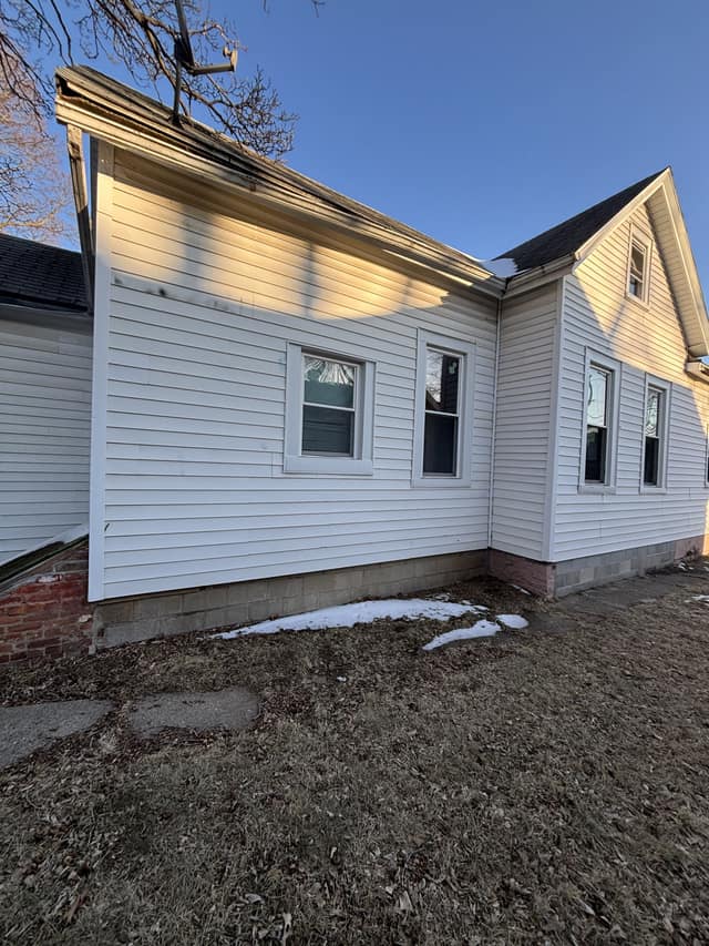 911 W Hurlburt St, Peoria, IL photo 3