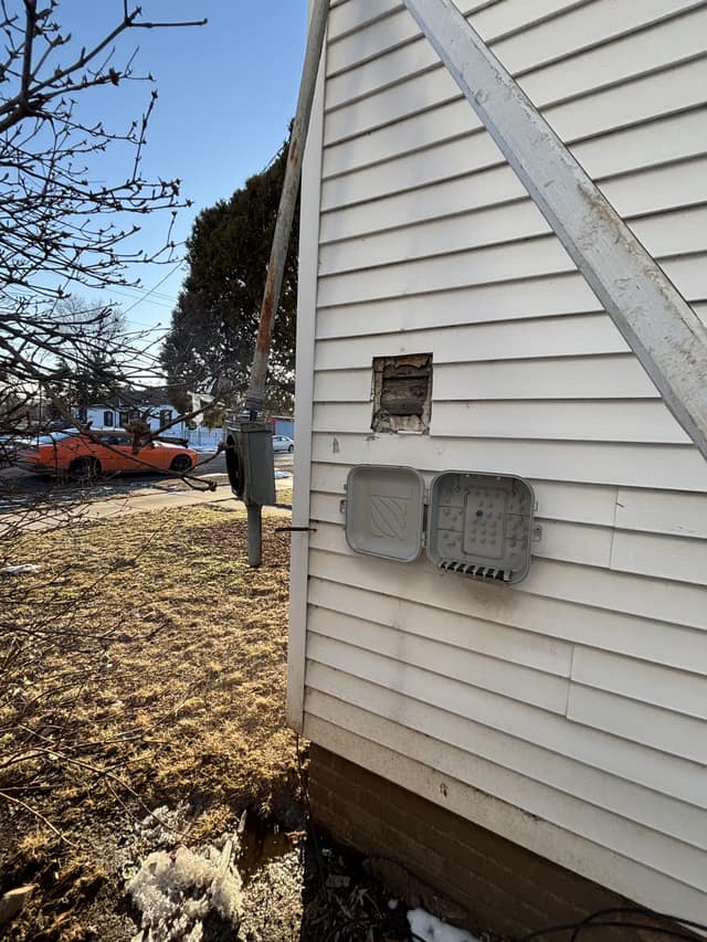 911 W Hurlburt St, Peoria, IL photo 9