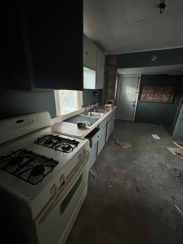 911 W Hurlburt St, Peoria, IL photo 15