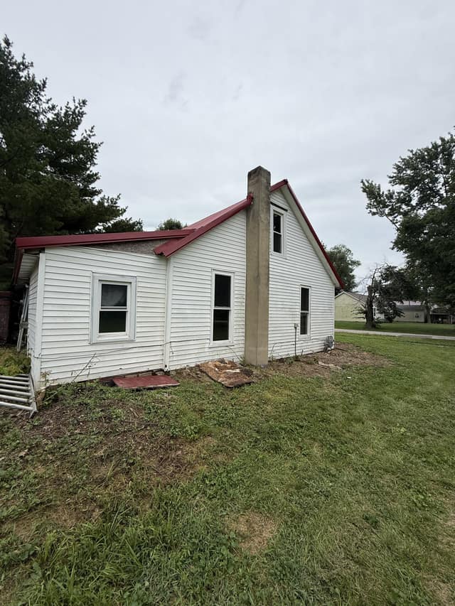 221 E Cherry St, Moweaqua, IL: owner financed home, photo 9