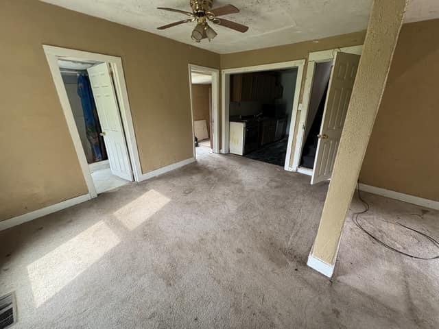 221 E Cherry St, Moweaqua, IL: owner financed home, photo 18