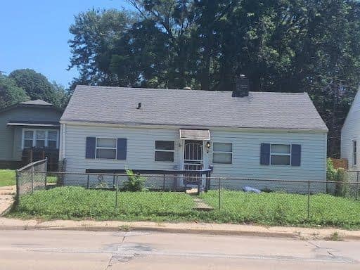 1750 N Jasper St , Decatur, IL: owner financed home, photo 2