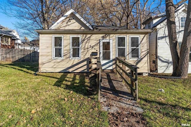 2410 N Ellis St, Peoria, IL: owner financed home, photo 1