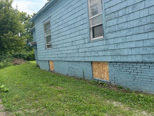 1143 E CLEVELAND AVE, DECATUR, IL: owner financed home, photo 2