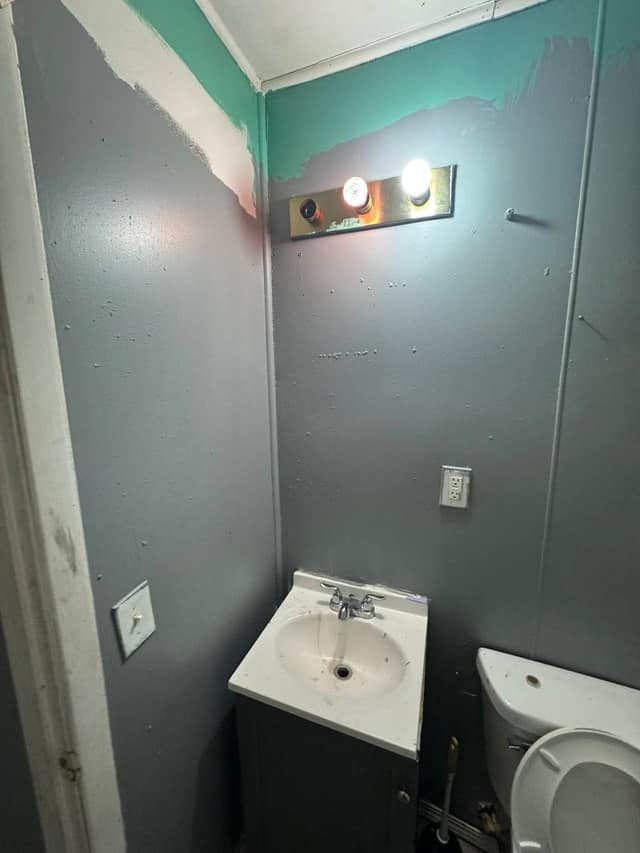 628 W Home Ave, Flint, MI: owner financed home, photo 15