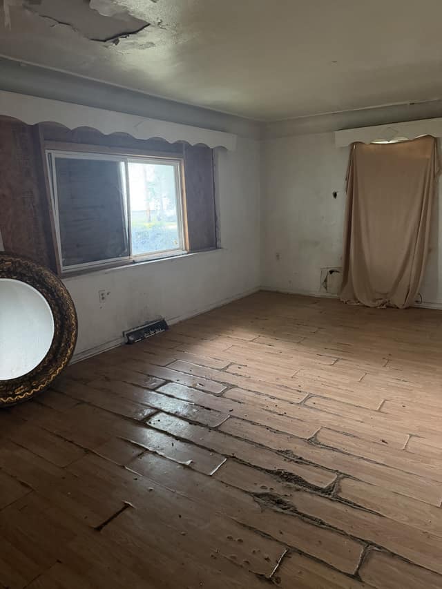 5050 Hallows Avenue, St. Louis, IL: owner financed home, photo 6