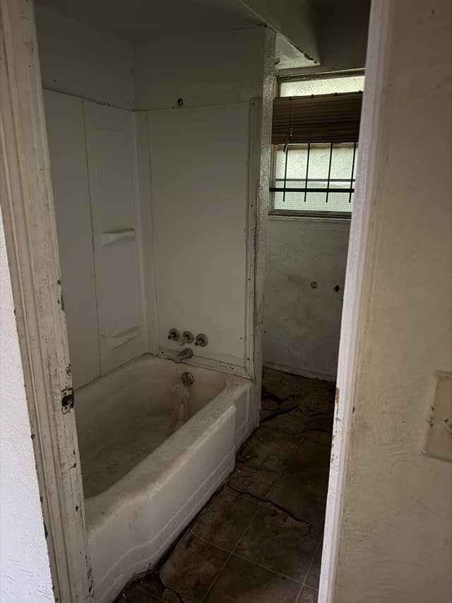 5050 Hallows Avenue, St. Louis, IL: owner financed home, photo 18