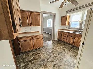 505 Yale St, Saginaw, MI: owner financed home, photo 24