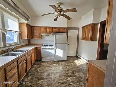 505 Yale St, Saginaw, MI: owner financed home, photo 22