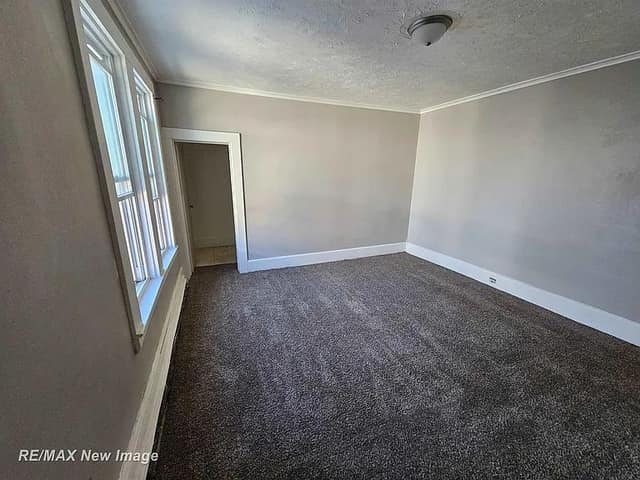 505 Yale St, Saginaw, MI: owner financed home, photo 6