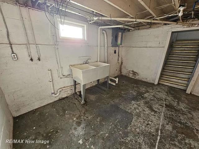 505 Yale St, Saginaw, MI: owner financed home, photo 37