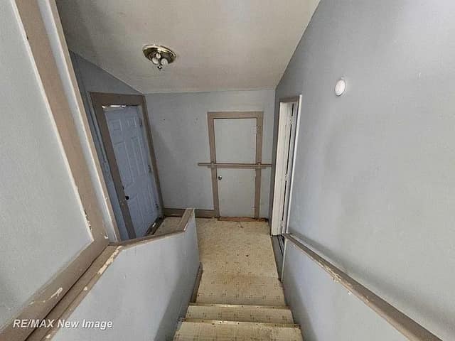 505 Yale St, Saginaw, MI: owner financed home, photo 33