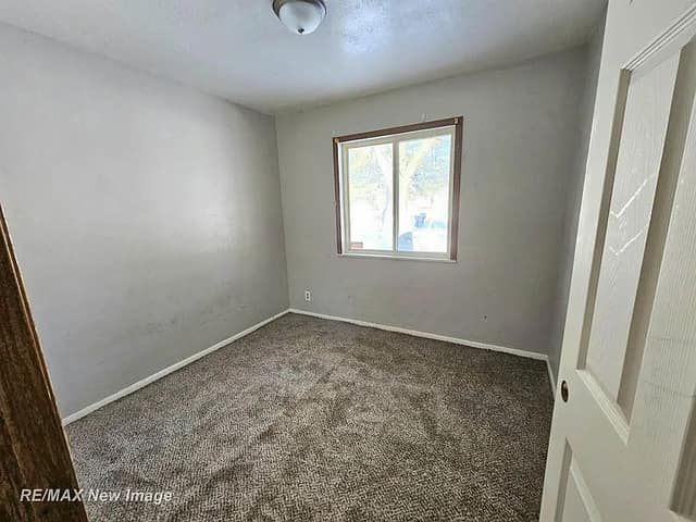 505 Yale St, Saginaw, MI: owner financed home, photo 18