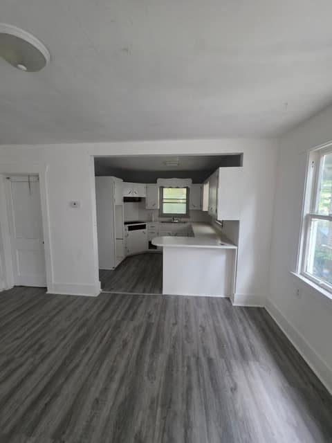 712 W Waggoner St, Decatur, IL: owner financed home, photo 1