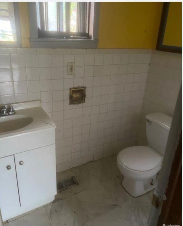 15871 Fairmount Drive, Detroit, MI: owner financed home, photo 15