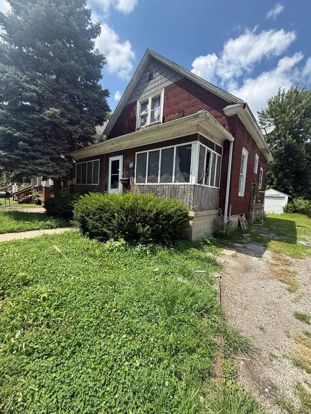 442 W Division St, Decatur, IL: owner financed home, photo 1