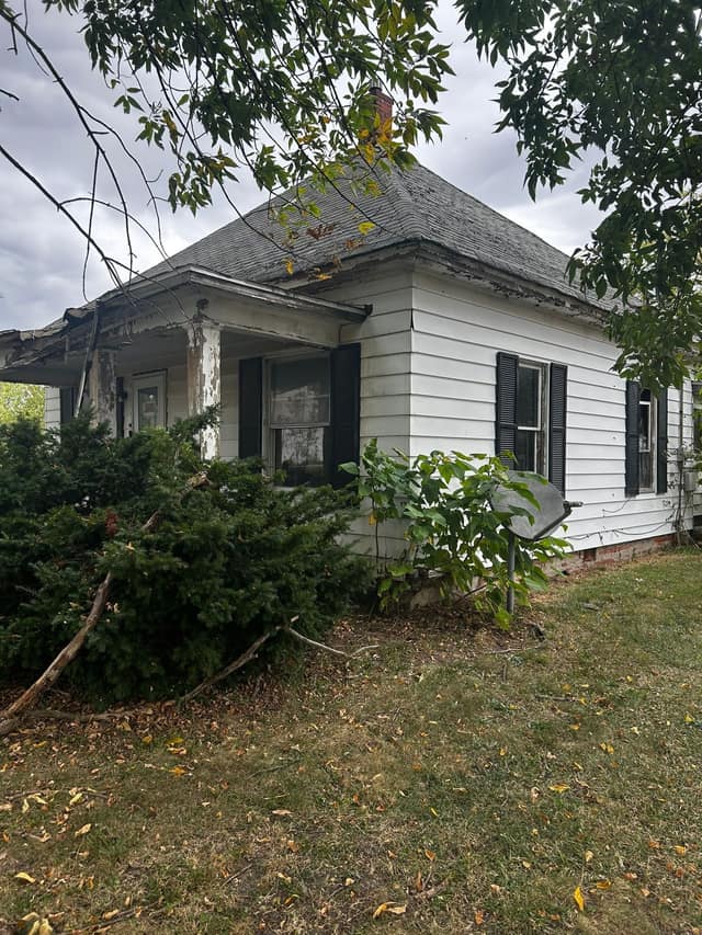 529 N 2nd Street, Witt, IL: owner financed home, photo 4