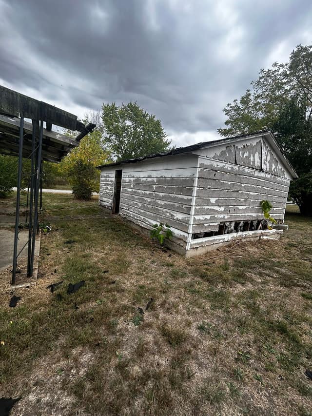 529 N 2nd Street, Witt, IL: owner financed home, photo 9