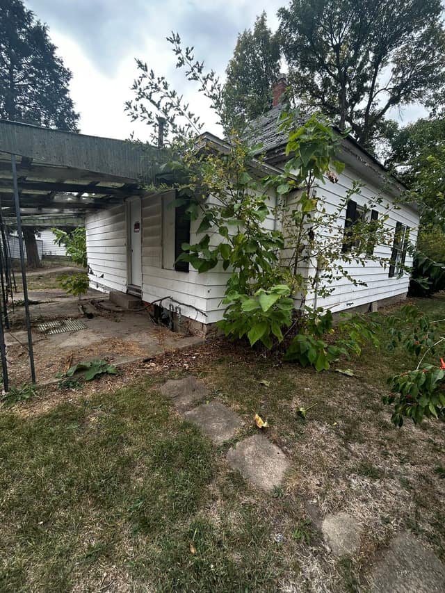 529 N 2nd Street, Witt, IL: owner financed home, photo 14