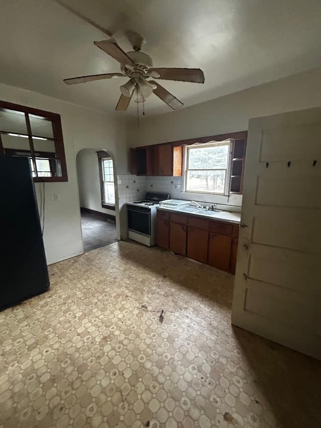 529 N 2nd Street, Witt, IL: owner financed home, photo 28