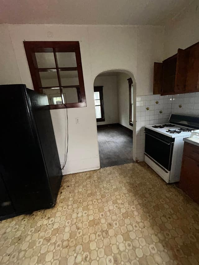 529 N 2nd Street, Witt, IL: owner financed home, photo 35
