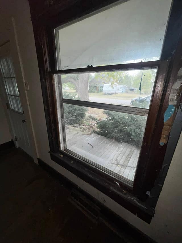 529 N 2nd Street, Witt, IL: owner financed home, photo 39