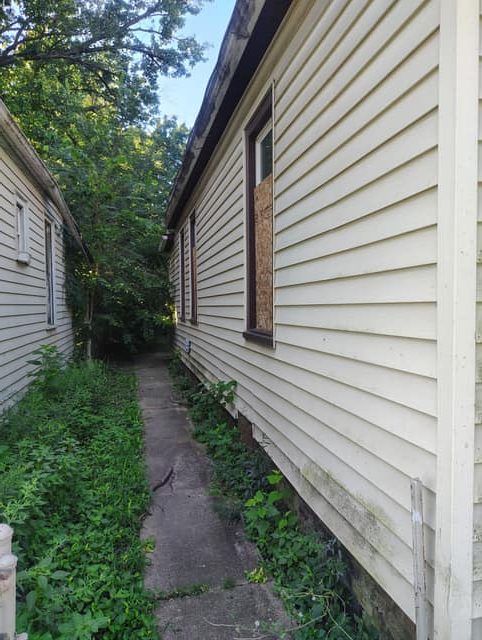 2210 W Wiswall St, Peoria, IL: owner financed home, photo 21