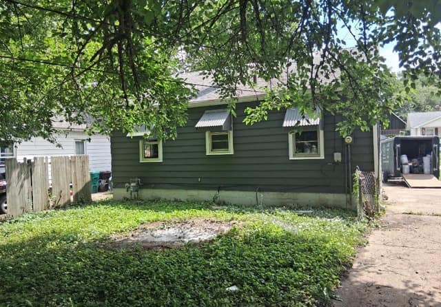 1749 N College St, Decatur, IL: owner financed home, photo 2