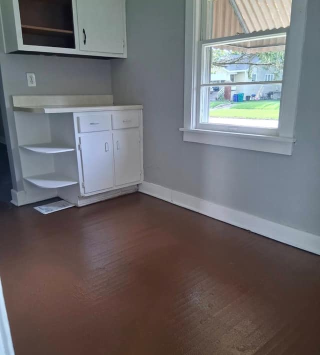 1749 N College St, Decatur, IL: owner financed home, photo 3