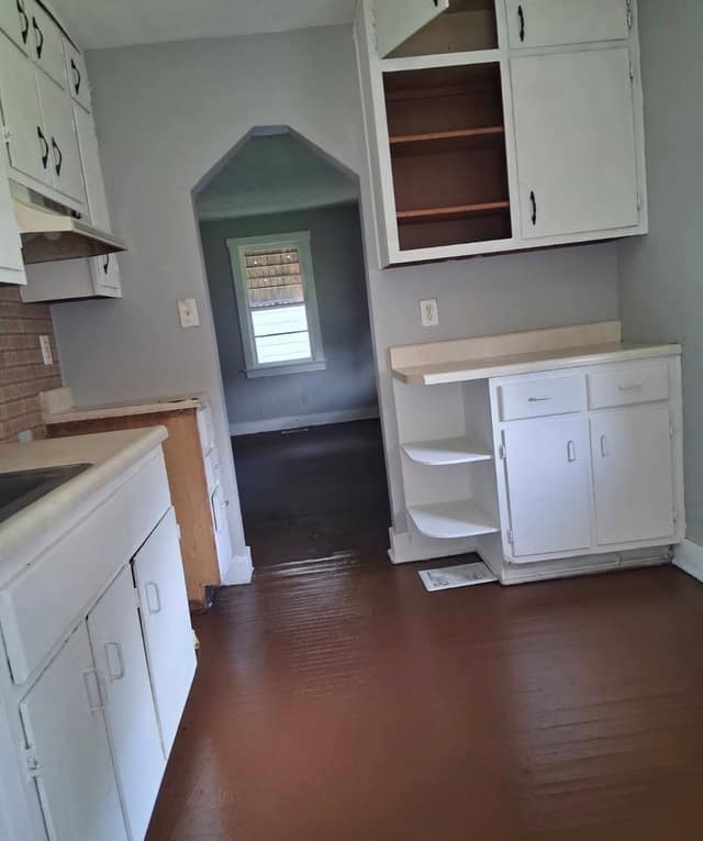 1749 N College St, Decatur, IL: owner financed home, photo 4