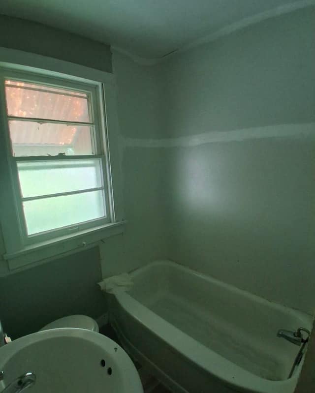 1749 N College St, Decatur, IL: owner financed home, photo 6