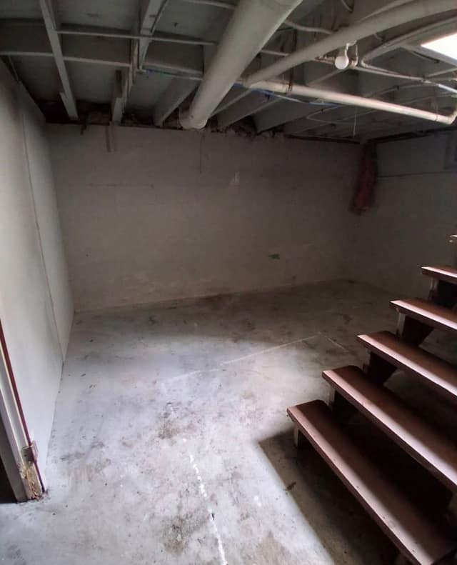 1749 N College St, Decatur, IL: owner financed home, photo 11