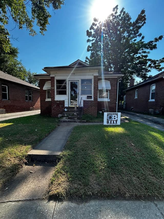 556 Wimmer Pl, East St. Louis, IL: owner financed home, photo 1