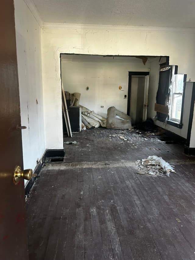556 Wimmer Pl, East St. Louis, IL: owner financed home, photo 5