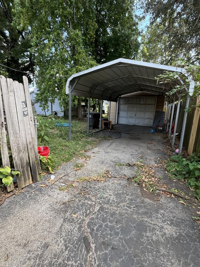 2558 State St, Granite City, IL: owner financed home, photo 2