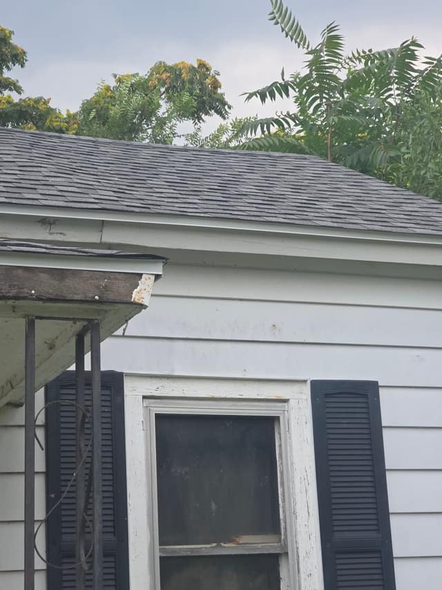 1021 Maple St, Pekin, IL: owner financed home, photo 2
