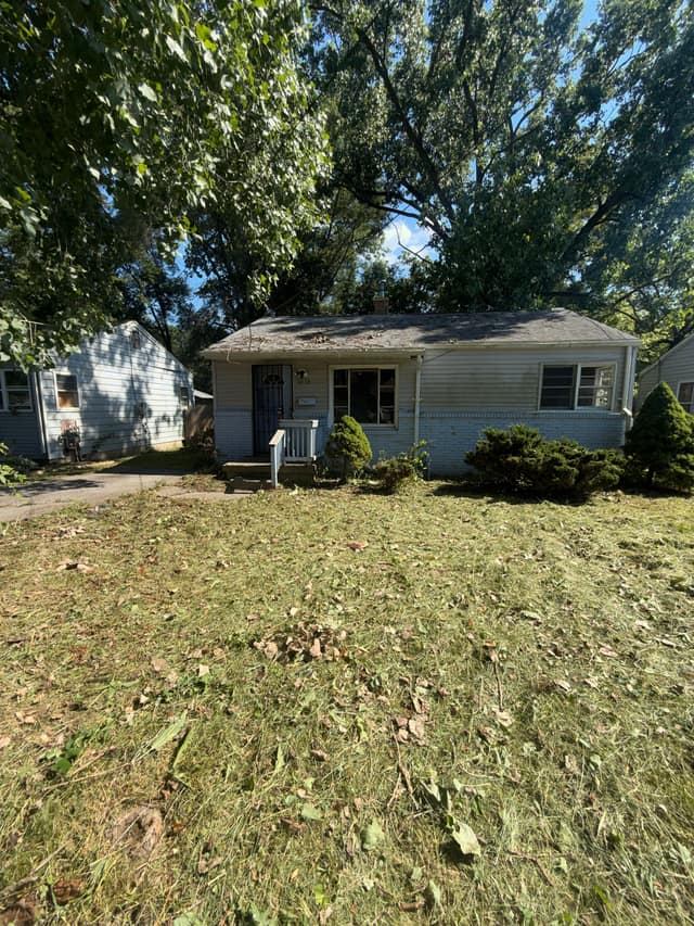 3238 Colorado Ave, Flint, MI: owner financed home, photo 2