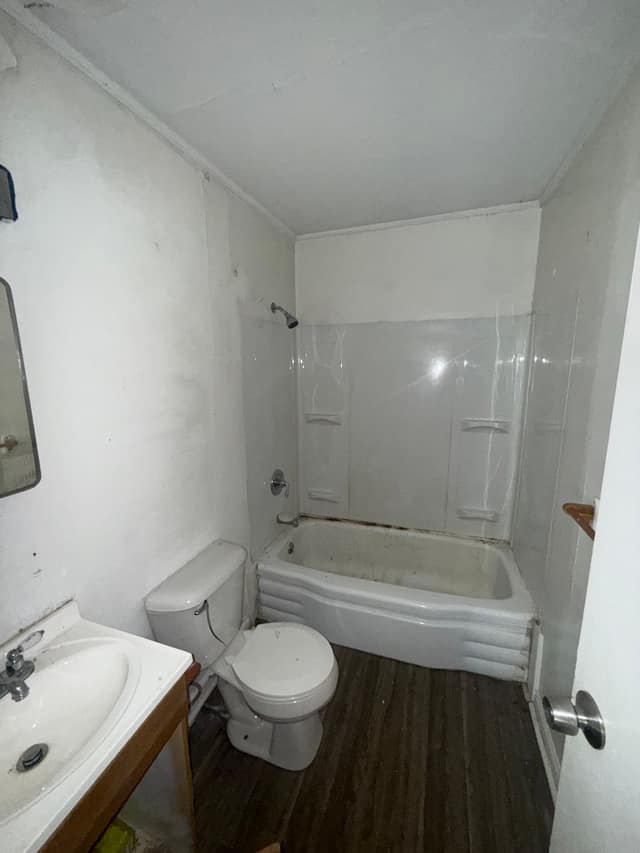 3238 Colorado Ave, Flint, MI: owner financed home, photo 11