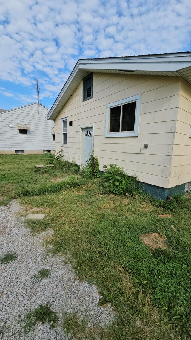 1871 E Lawrence St, Decatur, IL: owner financed home, photo 2