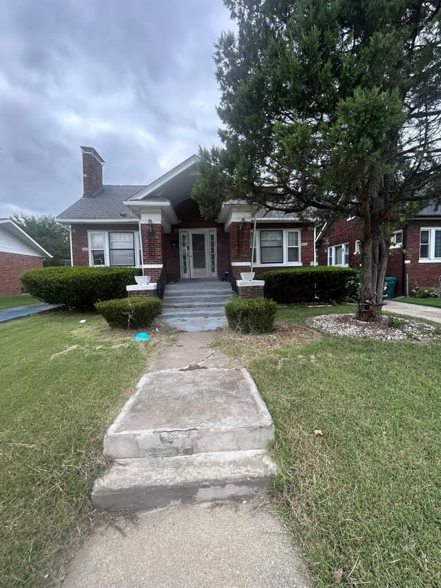 725 N 39th Street, East St. Louis, IL: owner financed home, photo 1