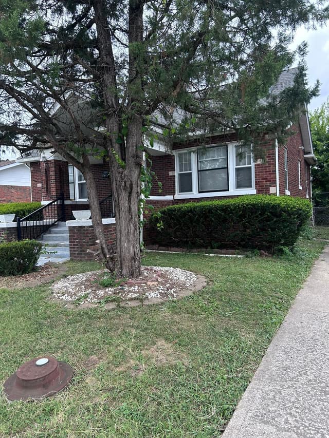 725 N 39th Street, East St. Louis, IL: owner financed home, photo 2