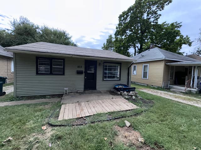 933 Elmhurst Ave, Decatur, IL: owner financed home, photo 1