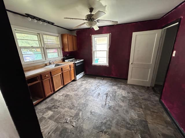 933 Elmhurst Ave, Decatur, IL: owner financed home, photo 5